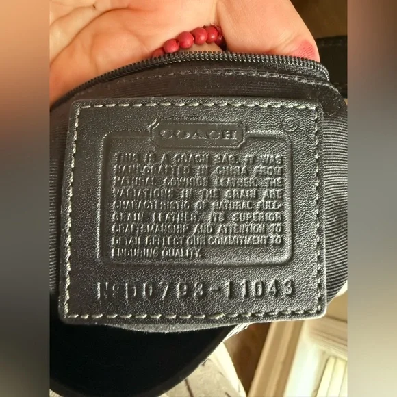 Coach Hamilton Black Leather Brass Hardware Shoulder Bag - Picture 2 of 10